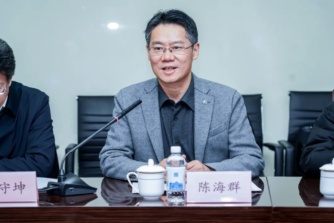 常州大學(xué)徐守坤書記、陳海群校長一行蒞臨神開參觀考察(圖4)